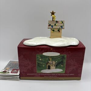 Hallmark Keepsake Woodstock On Doghouse A Snoopy Christmas Tree Ornament